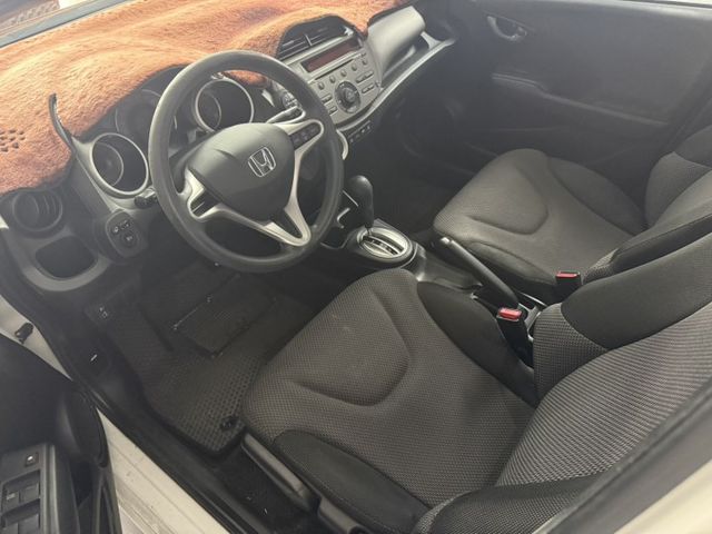 2014 Honda Fit 1.5 白色 原廠保養 全網最低價  不用在比價  第8張相片