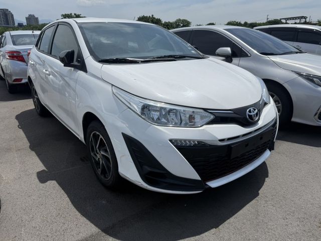 2022 Toyota Yaris 1.5 安全特式版 白色 原鈑件 七安 保證同年份 全網最低價 不用在比價了  第2張相片