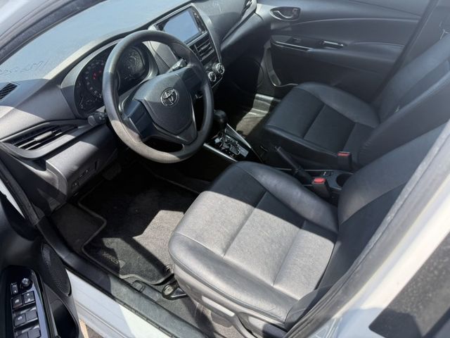 2022 Toyota Yaris 1.5 安全特式版 白色 原鈑件 七安 保證同年份 全網最低價 不用在比價了  第4張相片