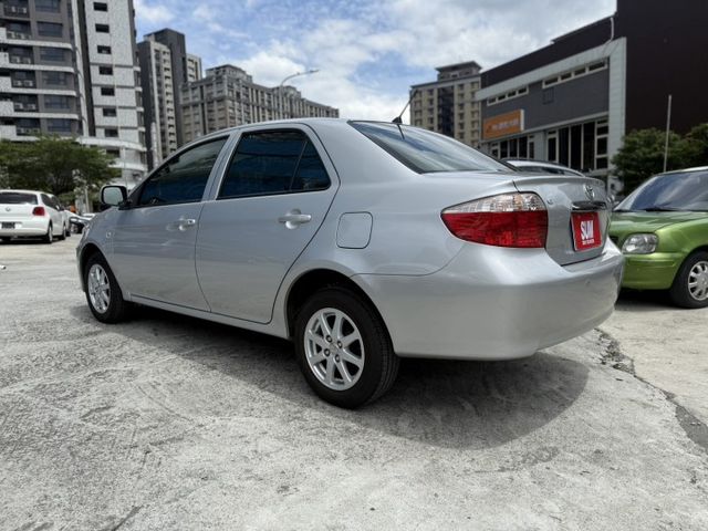 2012 Toyota Vios 1.5 E 銀色 僅跑14萬 優質代步車 全網最低價  第4張相片