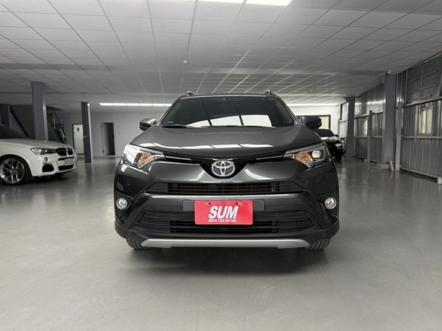 2016 Toyota RAV4 2.0L 灰色 認證車 僅跑11萬 原廠保養 全網最低價 不用在比價  第2張相片