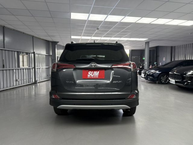 2016 Toyota RAV4 2.0L 灰色 認證車 僅跑11萬 原廠保養 全網最低價 不用在比價  第4張相片