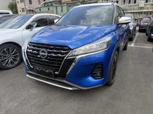 2023年 Kicks 1.6頂級 原鈑件 潮流版 限量300台 JBL 音響 白屋頂 +藍色 雙色 新價格 全網最低價  第1張相片