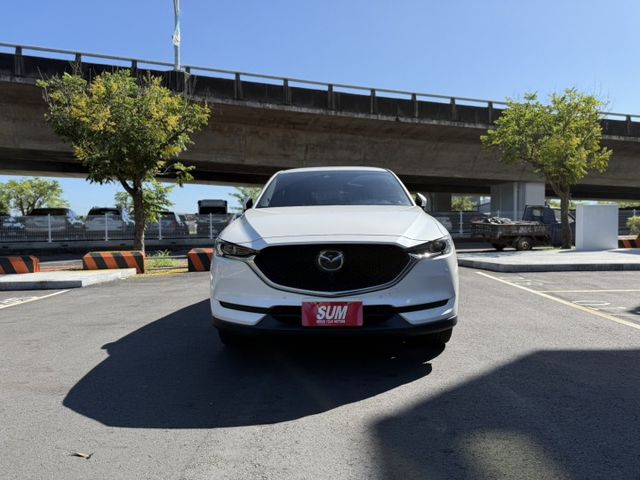 2021年CX-5 2.0 旗艦型 白色 僅跑7萬 原鈑件 原廠保養 頂級 BOSE 音響 新價格 保證全網最便宜  第2張相片