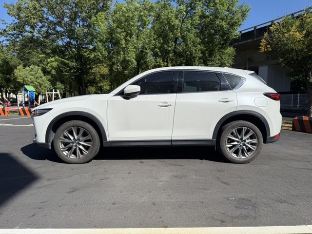 2021年CX-5 2.0 旗艦型 白色 僅跑7萬 原鈑件 原廠保養 頂級 BOSE 音響 新價格 保證全網最便宜  第7張相片