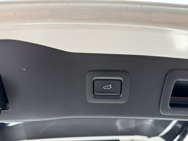 2021年CX-5 2.0 旗艦型 白色 僅跑7萬 原鈑件 原廠保養 頂級 BOSE 音響 新價格 保證全網最便宜  第15張相片