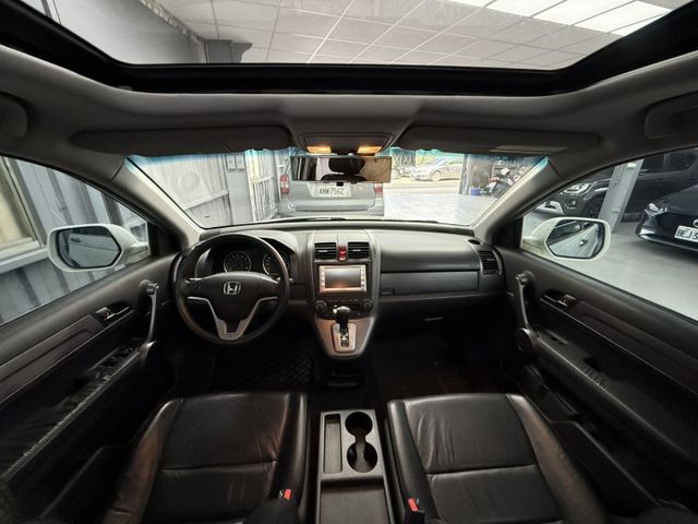 2009年CR-V 2.4 4WD 白色 認證車 僅跑12萬 新價格 不用在出價 就能很便宜  第8張相片