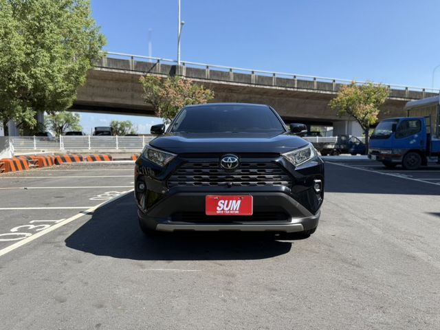 2022 Toyota RAV4 2.0旗艦 小改款  黑色 原鈑件 僅跑8萬 全網最低價 不用在比價  第2張相片