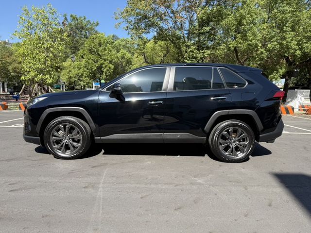 2022 Toyota RAV4 2.0旗艦 小改款  黑色 原鈑件 僅跑8萬 全網最低價 不用在比價  第7張相片