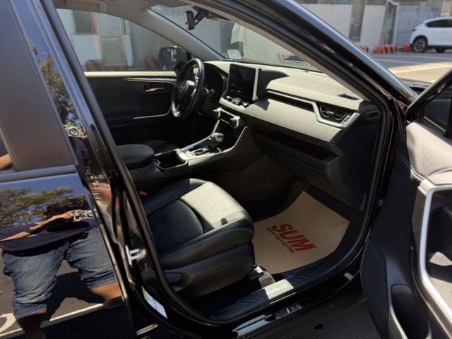 2022 Toyota RAV4 2.0旗艦 小改款  黑色 原鈑件 僅跑8萬 全網最低價 不用在比價  第11張相片