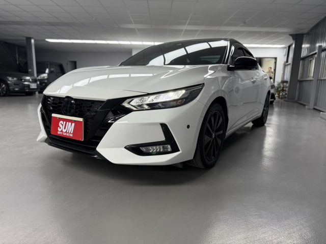2022年 Sentra 1.6 白色 最頂級 黑爵士 全台限量400台 JBL音響  原鈑件 原廠保養 僅2萬  第1張相片