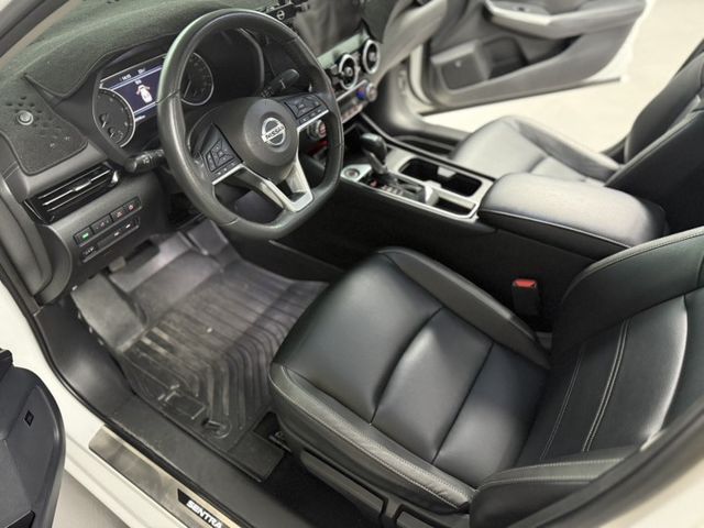 2022年 Sentra 1.6 白色 最頂級 黑爵士 全台限量400台 JBL音響  原鈑件 原廠保養 僅2萬  第10張相片