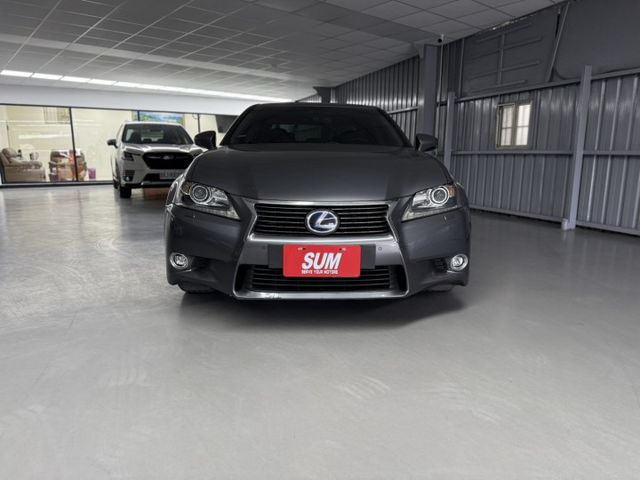 2014年GS 300h豪華版 灰色 認證車 原廠保養 僅跑14萬 大電池 13萬公里 原廠已換新!  第2張相片