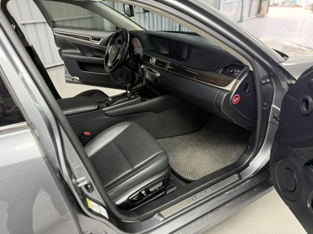 2014年GS 300h豪華版 灰色 認證車 原廠保養 僅跑14萬 大電池 13萬公里 原廠已換新!  第11張相片
