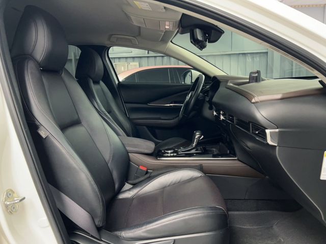 2019年 CX-30 最頂級 白色 原鈑件 BOSE 音響 新價格 保證全網 最便宜  第8張相片