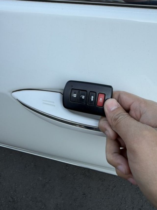 2017年 Altis 1.8 白色 原鈑件 免鑰使啟動 新價格 保證最便宜 不用在比價  第14張相片