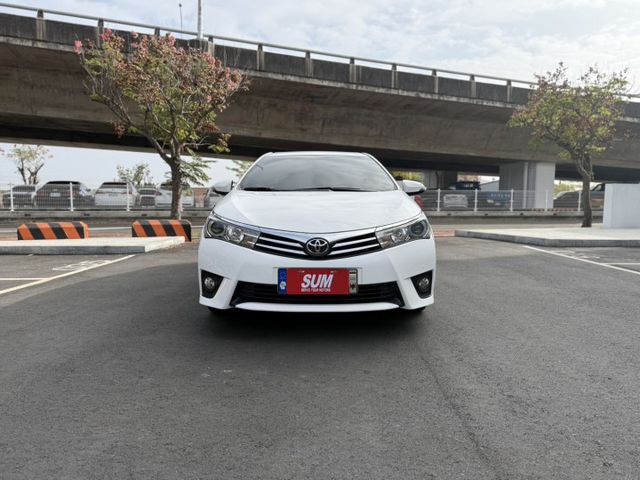 2013年 Altis 1.8尊爵版 白色 大改款 最頂級 原鈑件 僅跑12萬 新價格 不用在比價 就能很便宜  第2張相片