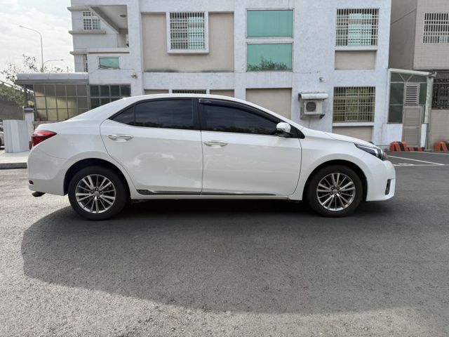 2013年 Altis 1.8尊爵版 白色 大改款 最頂級 原鈑件 僅跑12萬 新價格 不用在比價 就能很便宜  第7張相片