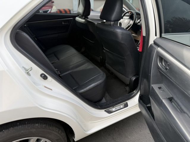 2013年 Altis 1.8尊爵版 白色 大改款 最頂級 原鈑件 僅跑12萬 新價格 不用在比價 就能很便宜  第12張相片