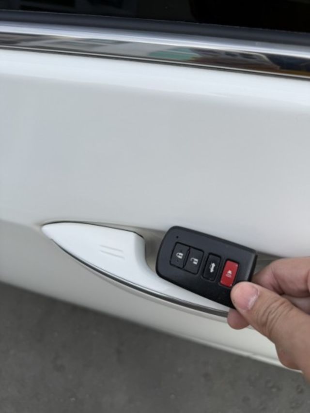 2013年 Altis 1.8尊爵版 白色 大改款 最頂級 原鈑件 僅跑12萬 新價格 不用在比價 就能很便宜  第14張相片