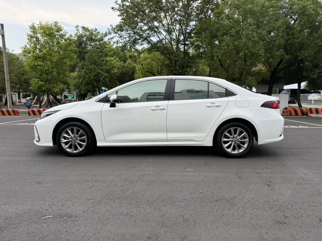 2022 年 Altis 1.8L 白色 原鈑件 原廠保養 原廠保固中 新價格 讓你不用在比價 就能很便宜  第7張相片