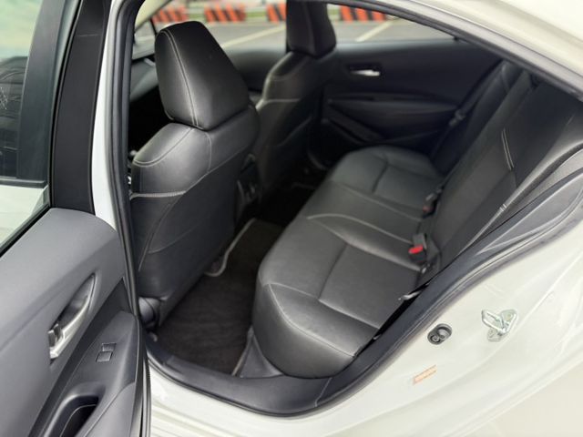 2022 年 Altis 1.8L 白色 原鈑件 原廠保養 原廠保固中 新價格 讓你不用在比價 就能很便宜  第13張相片