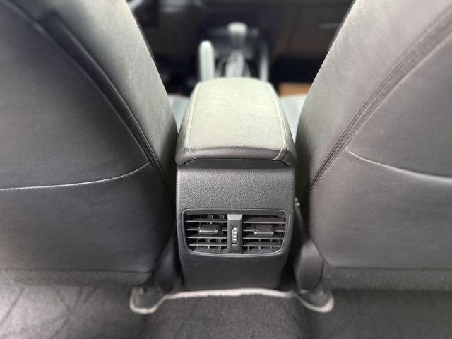 2022 年 Altis 1.8L 白色 原鈑件 原廠保養 原廠保固中 新價格 讓你不用在比價 就能很便宜  第14張相片