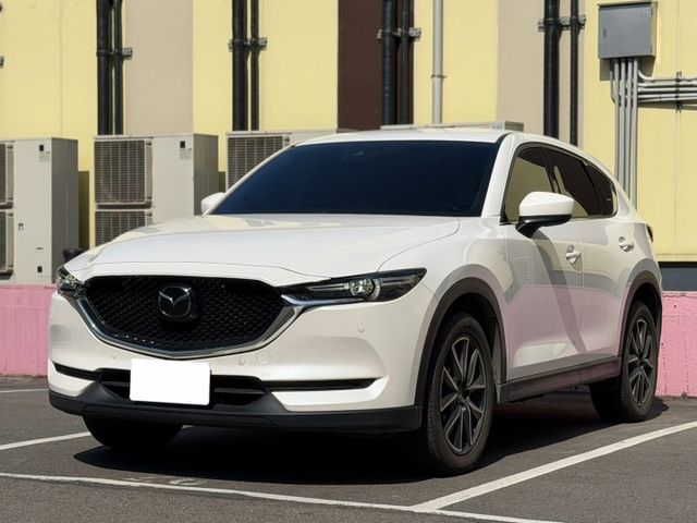 2017年CX-5 旗艦型 最頂級 白色 原鈑件 ACC跟車 BOSE音響 新價格 不用比價 就能很便宜  第1張相片