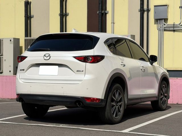 2017年CX-5 旗艦型 最頂級 白色 原鈑件 ACC跟車 BOSE音響 新價格 不用比價 就能很便宜  第2張相片