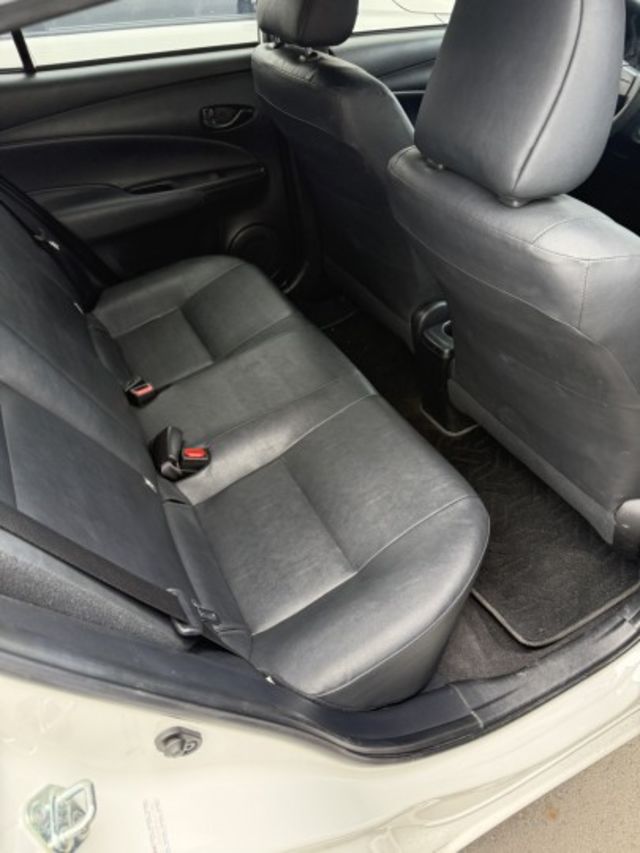 2023 Toyota Yaris 1.5L 白色 原鈑件 末代精裝車 配備 7安  新價格 保證不用在比價 就能很便宜  第5張相片