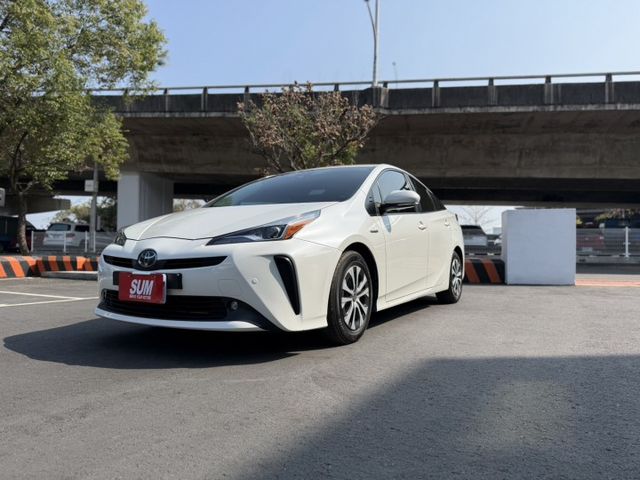 2019年 Prius Hybrid 1.8 白色 原鈑件 原廠保養 僅跑9萬 電池原廠 8年16萬公里保固 新價格  第1張相片