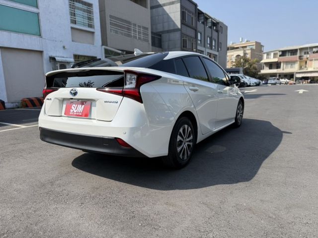 2019年 Prius Hybrid 1.8 白色 原鈑件 原廠保養 僅跑9萬 電池原廠 8年16萬公里保固 新價格  第6張相片