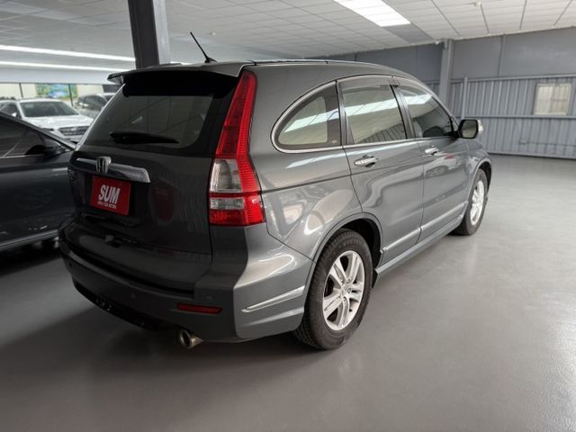 2011年 CR-V 2.4 VTi-S 灰色 4WD 最頂級 限量300台 原廠空力套件 新價格 保證便宜  第3張相片