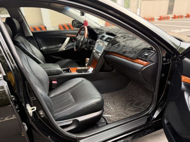 2010 Toyota Camry 2.4L 黑色 認證車 原鈑件 僅跑12萬 新價格 優質代步車  第9張相片