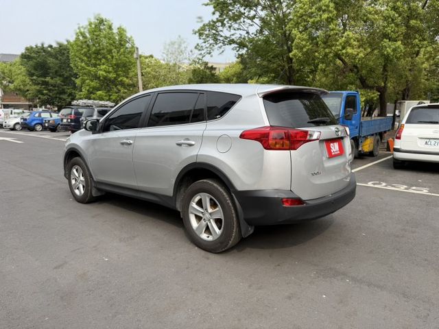 2014 Toyota RAV4 2.0L 銀色 頂級 原鈑件 原廠保養 僅跑13萬 新價格 保證便宜  第4張相片