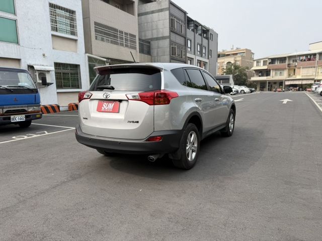 2014 Toyota RAV4 2.0L 銀色 頂級 原鈑件 原廠保養 僅跑13萬 新價格 保證便宜  第6張相片