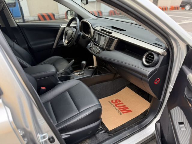 2014 Toyota RAV4 2.0L 銀色 頂級 原鈑件 原廠保養 僅跑13萬 新價格 保證便宜  第9張相片