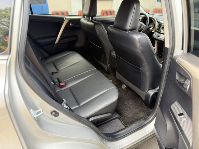 2014 Toyota RAV4 2.0L 銀色 頂級 原鈑件 原廠保養 僅跑13萬 新價格 保證便宜  第11張相片