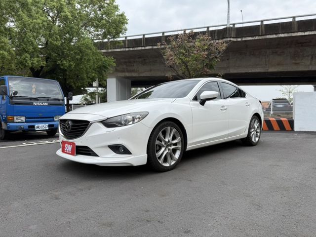 2014 Mazda 6  白色 原鈑件 原廠保養 僅跑8萬 只有出一批 稀有 跟車系統 原廠引擎終生保固 保證便宜  第1張相片