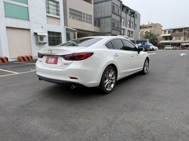 2014 Mazda 6  白色 原鈑件 原廠保養 僅跑8萬 只有出一批 稀有 跟車系統 原廠引擎終生保固 保證便宜  第6張相片