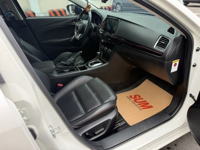 2014 Mazda 6  白色 原鈑件 原廠保養 僅跑8萬 只有出一批 稀有 跟車系統 原廠引擎終生保固 保證便宜  第11張相片