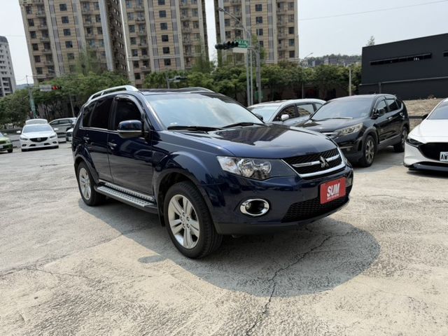 2012年 Outlander 2.4 4WD旗艦型 藍色 認證車 原廠保養 僅跑5萬 稀有極品 全網最便宜  第3張相片