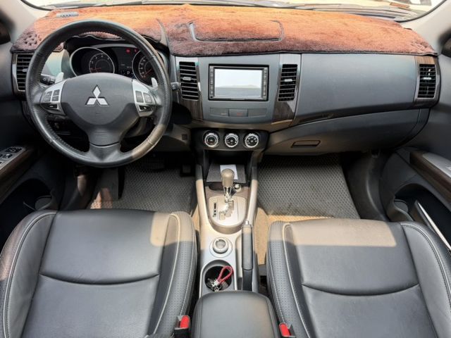 2012年 Outlander 2.4 4WD旗艦型 藍色 認證車 原廠保養 僅跑5萬 稀有極品 全網最便宜  第8張相片