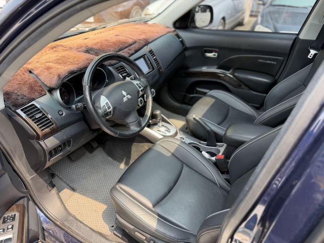 2012年 Outlander 2.4 4WD旗艦型 藍色 認證車 原廠保養 僅跑5萬 稀有極品 全網最便宜  第9張相片