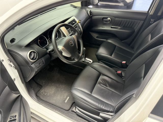 2015年 Livina 1.6豪華版 白色 原鈑件 原廠保養 新價格 超級便宜  第7張相片