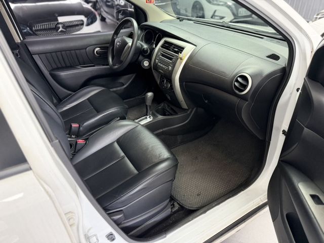 2015年 Livina 1.6豪華版 白色 原鈑件 原廠保養 新價格 超級便宜  第8張相片