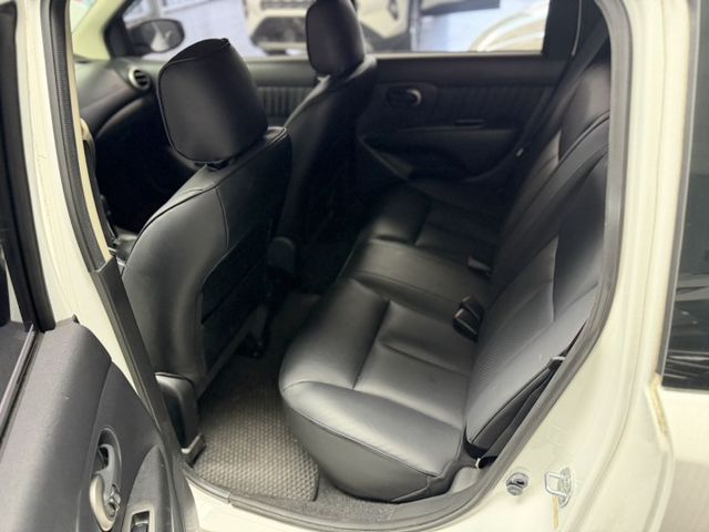 2015年 Livina 1.6豪華版 白色 原鈑件 原廠保養 新價格 超級便宜  第9張相片