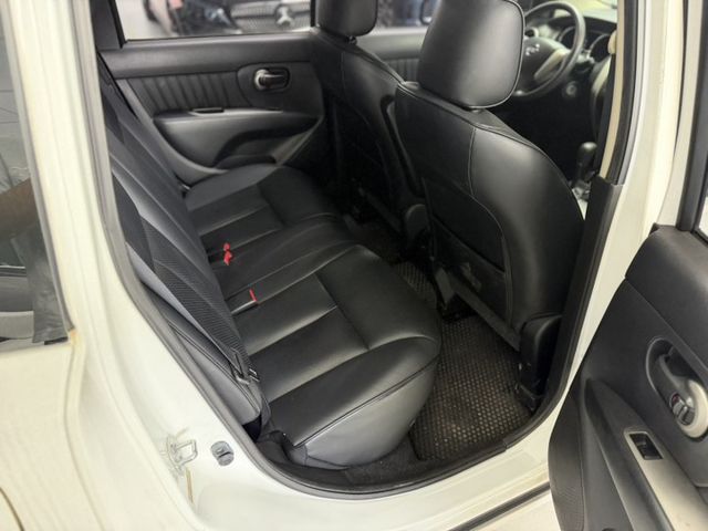 2015年 Livina 1.6豪華版 白色 原鈑件 原廠保養 新價格 超級便宜  第10張相片