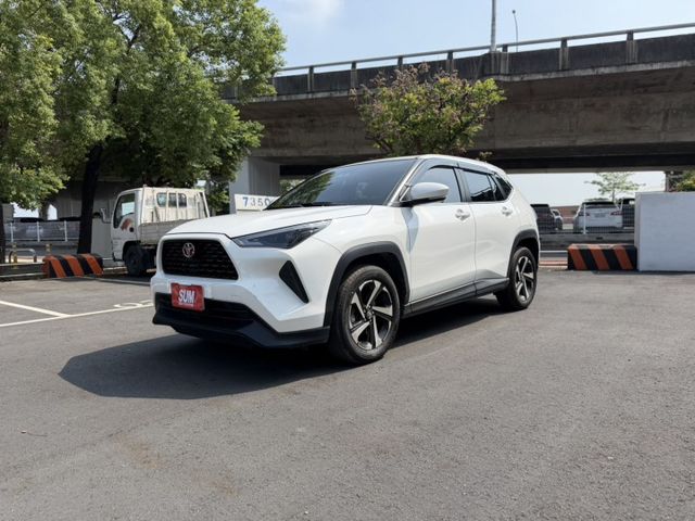 2024 Toyota Yaris Cross 1.5酷動版 白色 認證車 原廠保養 新車保固中  新價格 保證便宜  第1張相片