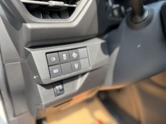 2024 Toyota Yaris Cross 1.5酷動版 白色 認證車 原廠保養 新車保固中  新價格 保證便宜  第16張相片